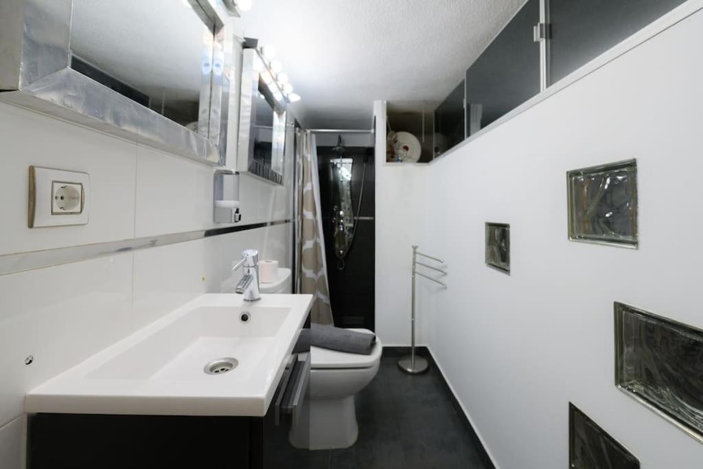 Апартаменты Encantador Apartamento Temporal Centrico Con Patio Privado Mpe51 Мадрид Экстерьер фото