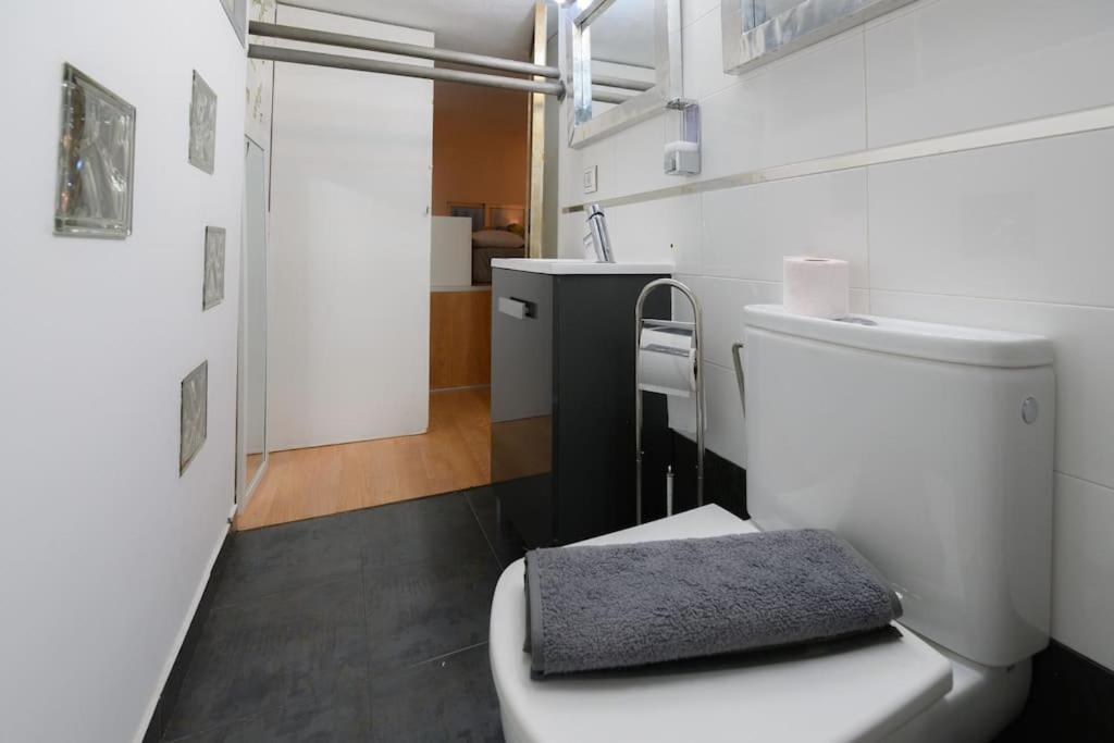 Апартаменты Encantador Apartamento Temporal Centrico Con Patio Privado Mpe51 Мадрид Экстерьер фото
