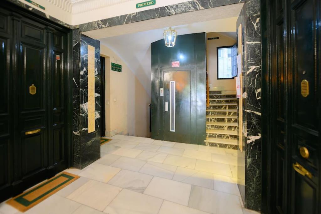 Апартаменты Encantador Apartamento Temporal Centrico Con Patio Privado Mpe51 Мадрид Экстерьер фото